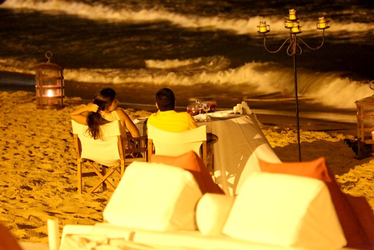 Romantic Dinner at Edde Sands